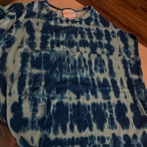LulaRoe unisex shirt. Blue and white tye dye pattern.